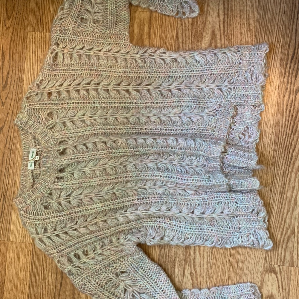 Brand new never worn sweater xs